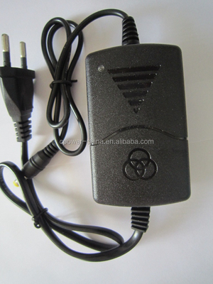 US AC 100-240V から DC 12V 2A 電源アダプタ