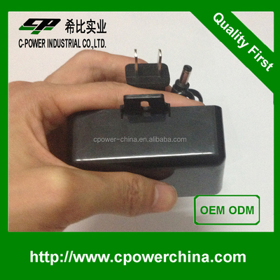 CE認証と24Wの出力電流を持つ 12V 2A前防水防雨アダプター