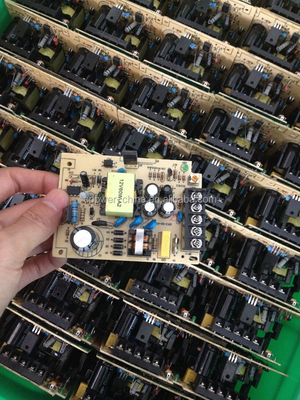 12V 3A 出力電流 薄型 36W AC DC LED ストライプとモニター用の切り替え電源