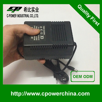 シングルフェーズACからAC 24V 2A線形電源トランスフォーマー 5.5*2.1 DCプラグ