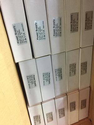 出力周波数 50/60Hz C電源 プログラム可能 AC110V 220V DC電源 24V 3A 72W