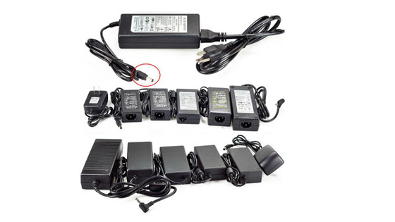 AC100-240V 48V 2A 96W 材料によるC電源による常電圧直流電源アダプタ