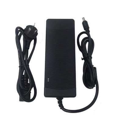 AC100-240V 入力 12V 10A 120W デスクトップ用電源アダプタ C-Powerによる1.2m/1.5m DCケーブル