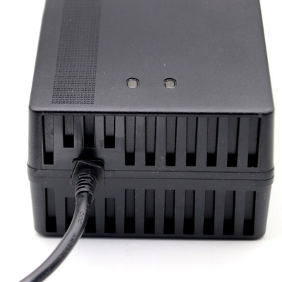 60v 4a リチウム電池充電器 16s 17s 67.2v 71.4v 黒 充電ポートなし