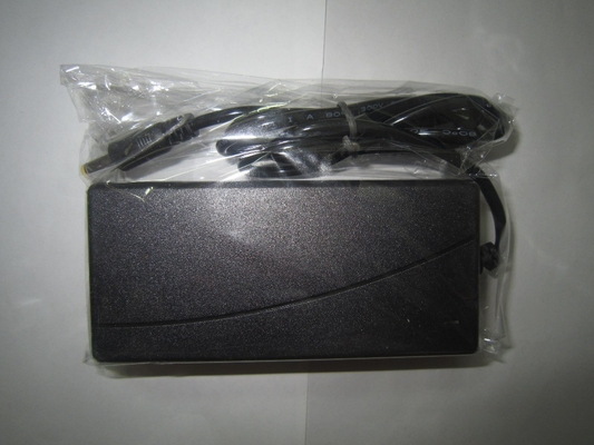LED照明電源アダプタ 12V 5A 60W 3ピンプラグと入力電圧 220V