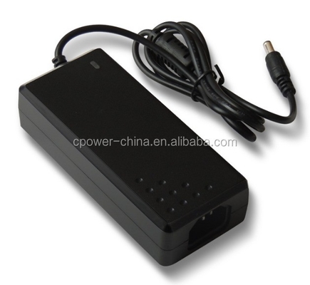 常電圧C電源 12V 5A 60W AC/DC電源アダプタ CE証明書