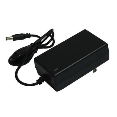 C-Power AC100-240V から DC5V 3.5A 電源アダプタ CE認証と 5.5*2.1/2.5 DC