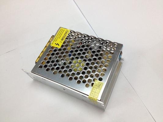 小型 24VDC 2.5A 60W LEDランプの電源 シルバー出力周波数 50/60Hz