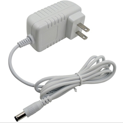 12v2a 白色電源アダプタ DC出力タイプとC電源からの接続