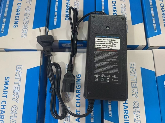 強力で便利な 25.2V 2A アダプタ バッテリー 充電器