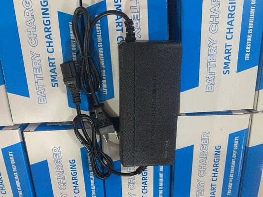 強力で便利な 25.2V 2A アダプタ バッテリー 充電器